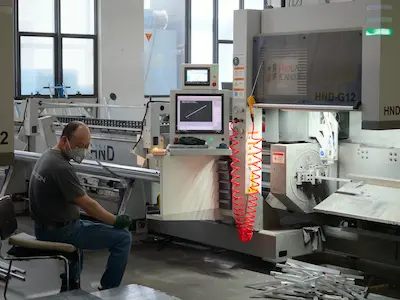 CNC plasma cutting — precision steel plate cutting